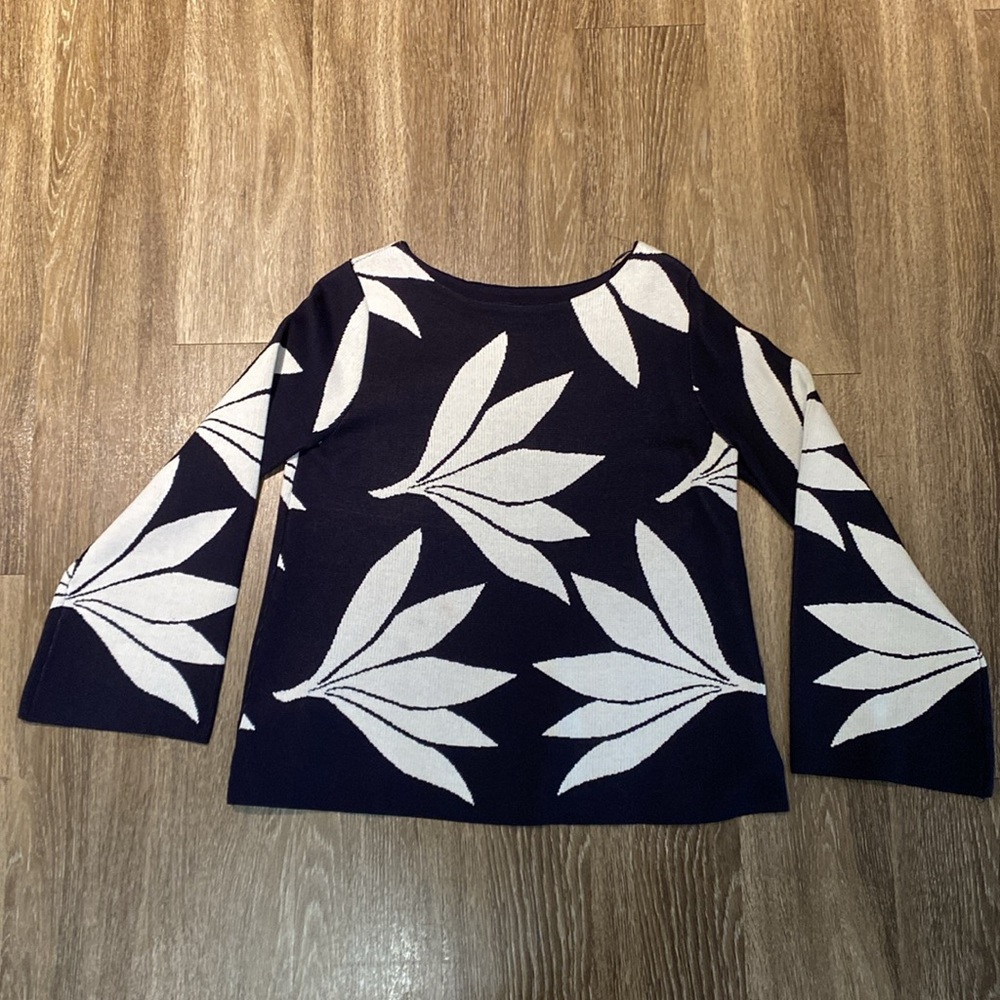 Premise Navy & White Sweater with Large Palm design size medium
